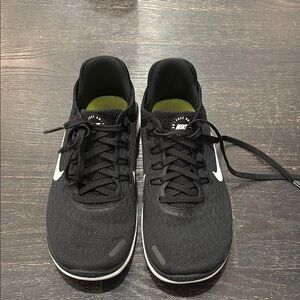 Like new Nike Free Run sneakers size  6